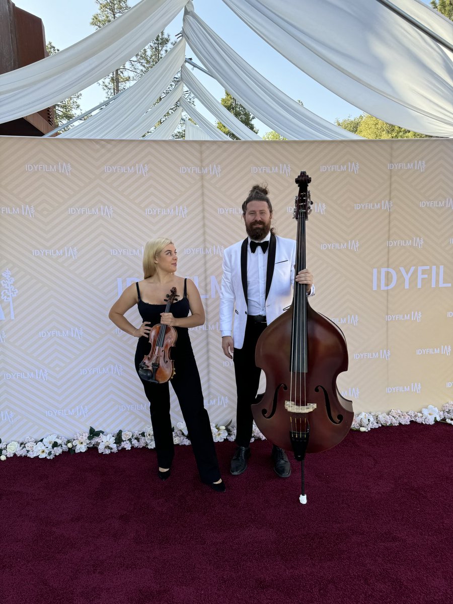 Loved performing and presenting at the IDYFILM Awards tonight! 🖤 Incredible work by everyone. @CaseyBassy @idyllwildarts