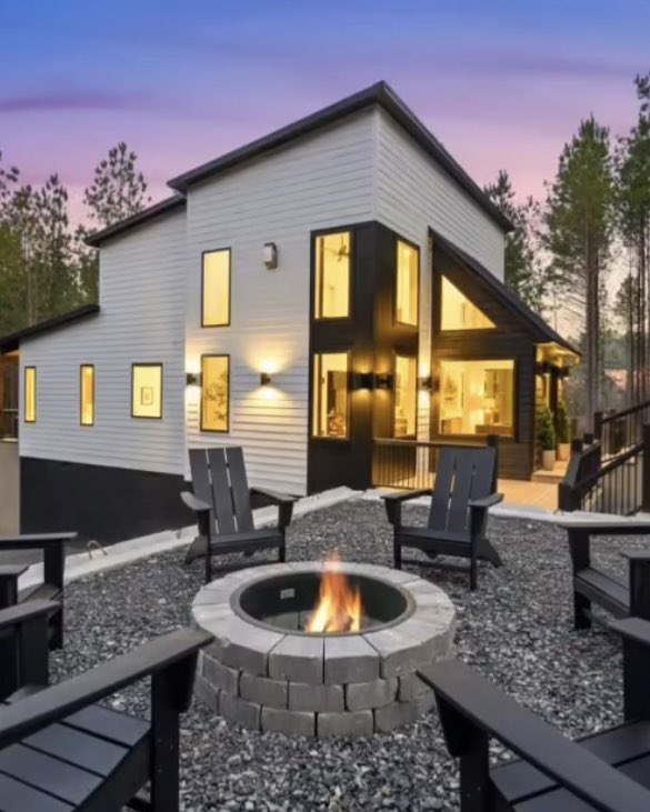 thebestofok's tweet photo. Need a getaway? SWIPE 👀👉🏽 @skyrun_brokenbow is the Best Airbnb Superhost 🏆 and VRBO Premier Host 🏆in Broken Arrow ☺️🏡 Which house are you choosing for your next vacation?!

#airbnb #travel #vacation #airbnbhost #airbnbsuperhost #vrbo #booking #vacationrental #bestofoklahoma https://t.co/Ss69jh9ipK