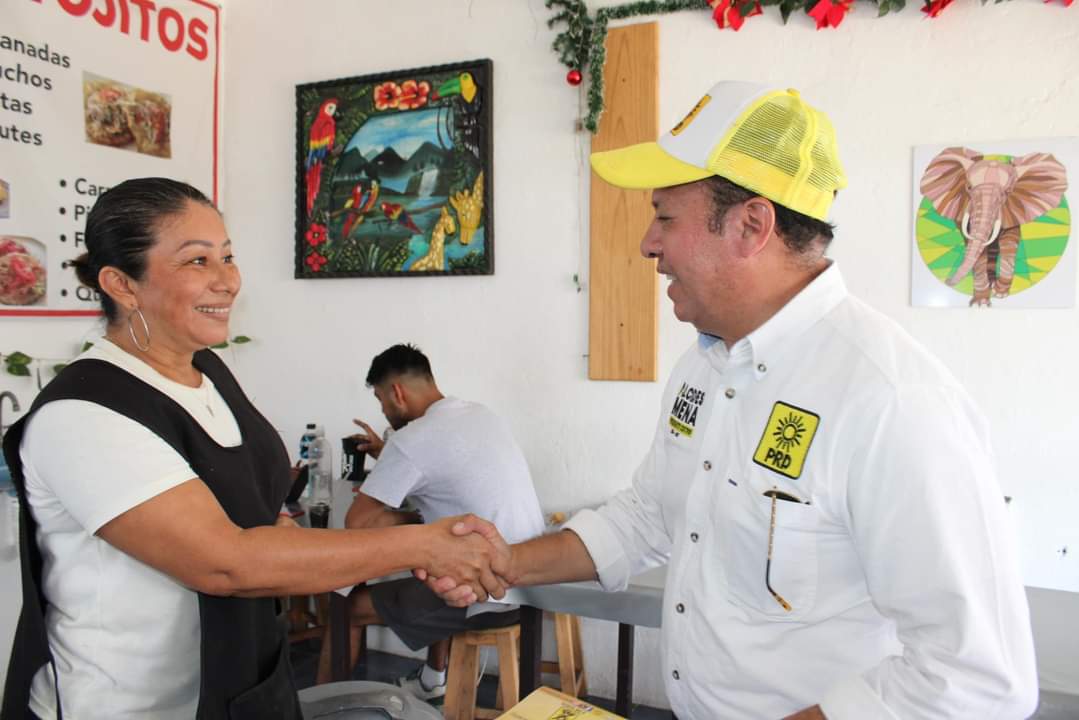 En la Col, Gil y Sáenz ( El Águila), muchos vecinos nos recibieron con alegría y optimismo. Nos expresaron su respaldo y apoyo decidido.

No tengo dudas, vamos a ganar la Presidencia Municipal de Centro,

2 de junio, iElige valiente, decide diferente! Vota PRD
