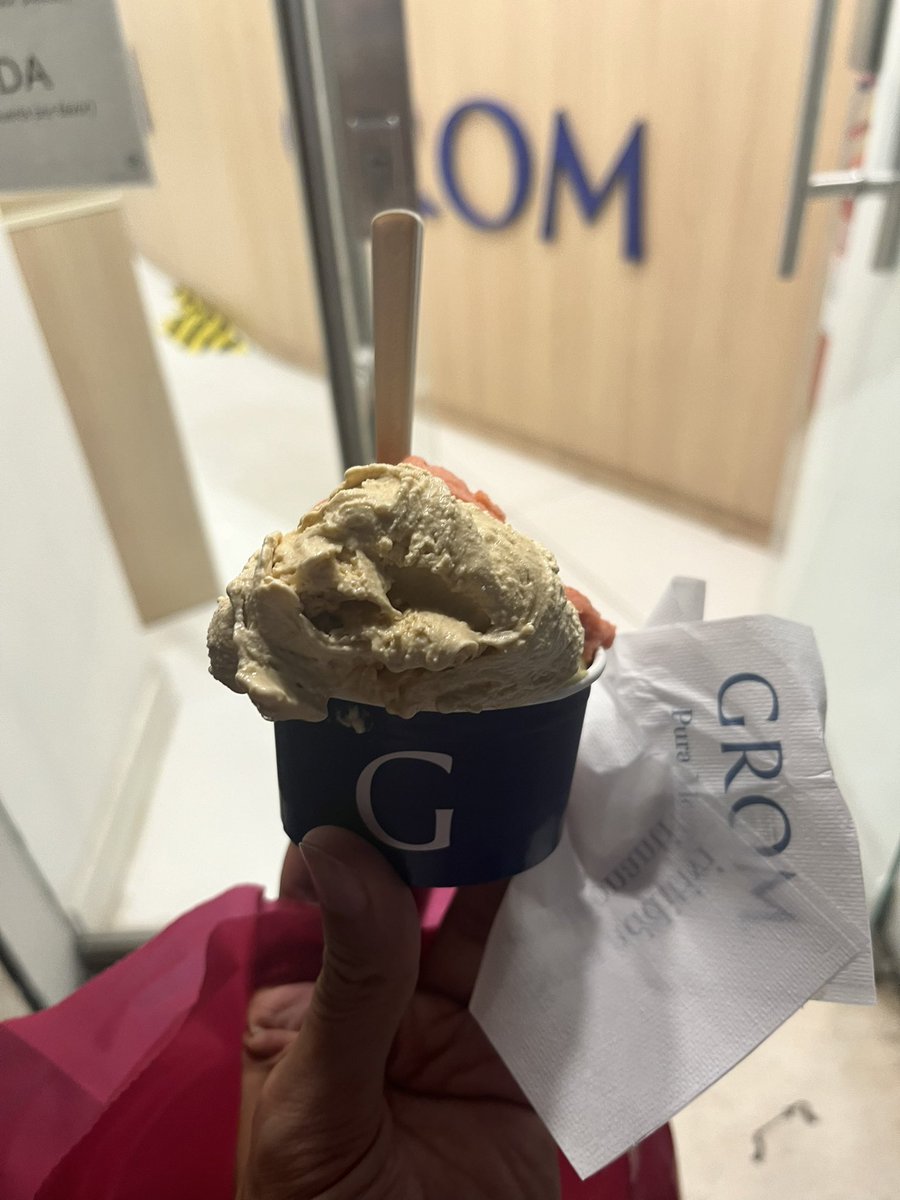 First time in Rome! Was there for 9 days but couldn’t explore much due to work.

Gelato was good, and so was the truffle carbonara. Love the vibe of the Eternal City as well.

Gluten-overload, though😭