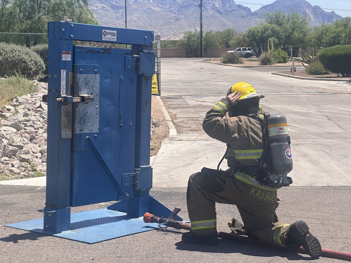 Golder Ranch Fire tweet media