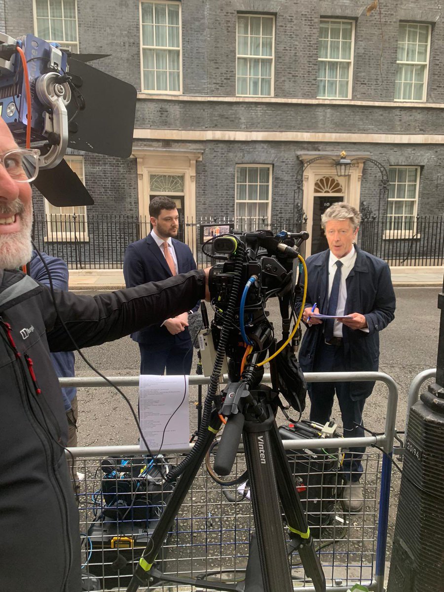 Live from Downing Street #BBCBreakfast on the first full day of the 2024 election campaign bbc.co.uk/news/live/uk-p…