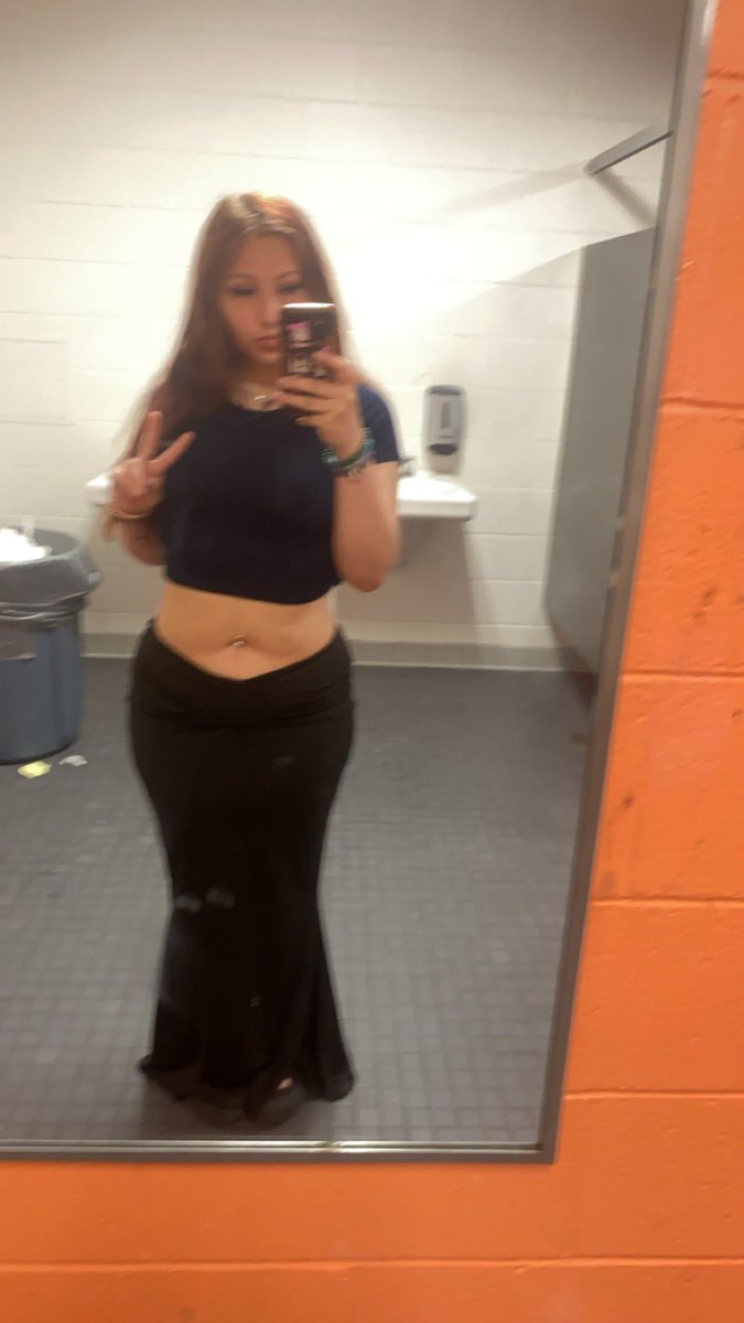 Who wants to buy a sexting session ?? 🙈🙈
Dm me !!
Findom buying content feet selling feet buyer seller buyer nsfw