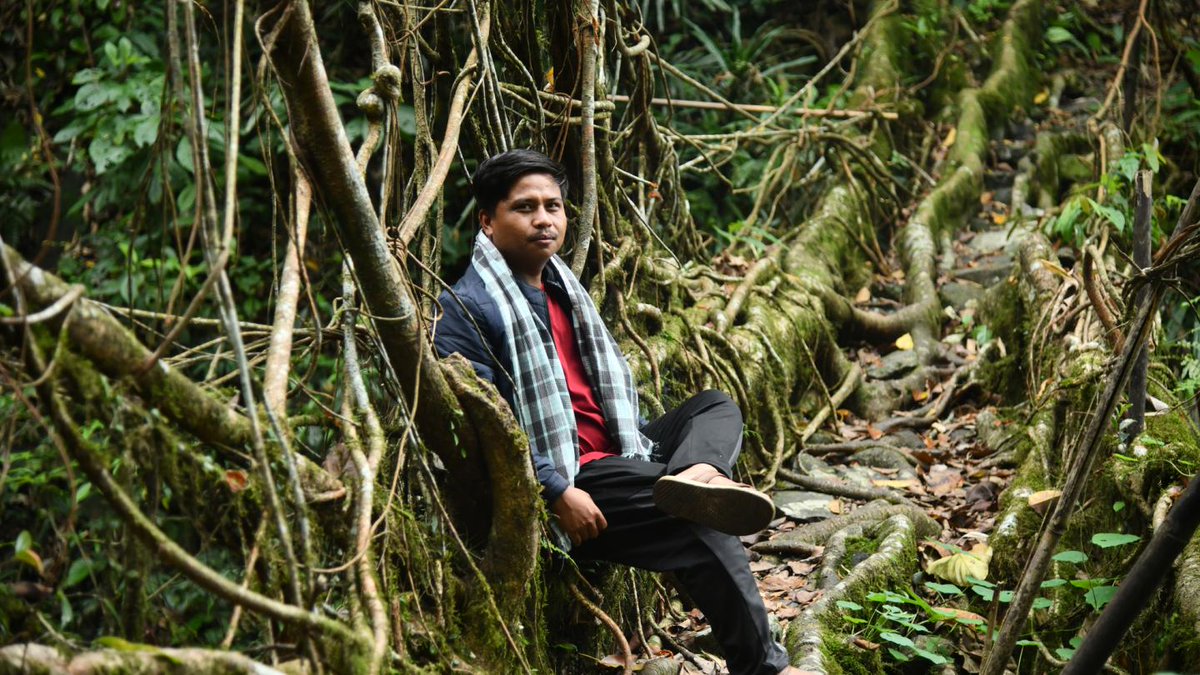 In #Meghalaya🇮🇳, the #Khasi tribe👩🏽‍🌾👨🏽‍🌾 have been making living root bridges for centuries, epitomizing the close bond b/w humans &amp; nature🌳.

Read how <a href="/UNDP/">UN Development</a> 🇮🇳, supported by Govt of #Germany 🇩🇪, is working with them to revive this craft: go.undp.org/ZeL

#BiodiversityDay