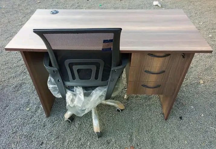 @virginHoffice does countrywide delivery, order now 1.2m desk & office chair set Price: Kshs 11,000 Call/WhatsApp 0703925459 Erik Ten Hag Churchill Uhuru Cheruiyot Kirui Frimpong Gladys Wanga Tyler Perry,Uhuru Kenyatta, Bayern Leverkusen,William Ruto,Butita Pauline Njoroge