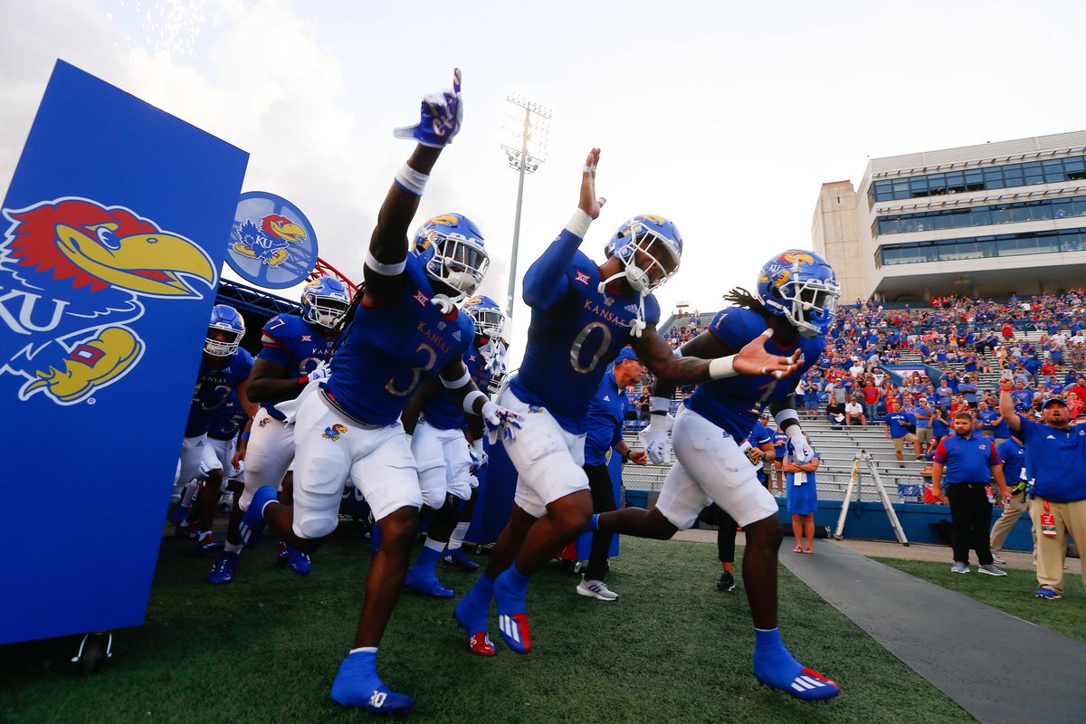 Thanks to @KUCoachZ, I am blessed to announce I have received an offer from The University of Kansas! Go Jayhawks💙❤️ @CoachTimGarcia @VenturaFootball @MathisGaius @CoachSimps