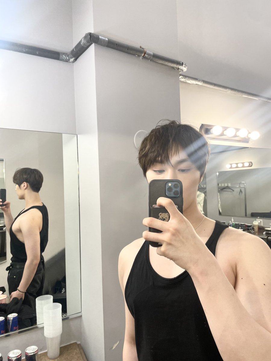 CIX_twt's tweet photo. It was a fun tonight !!🔥

#CIX #씨아이엑스 #현석 #윤현석 #서기 #막내 #FIX #픽스 #픽스내거 https://t.co/6ONC4lyxmm