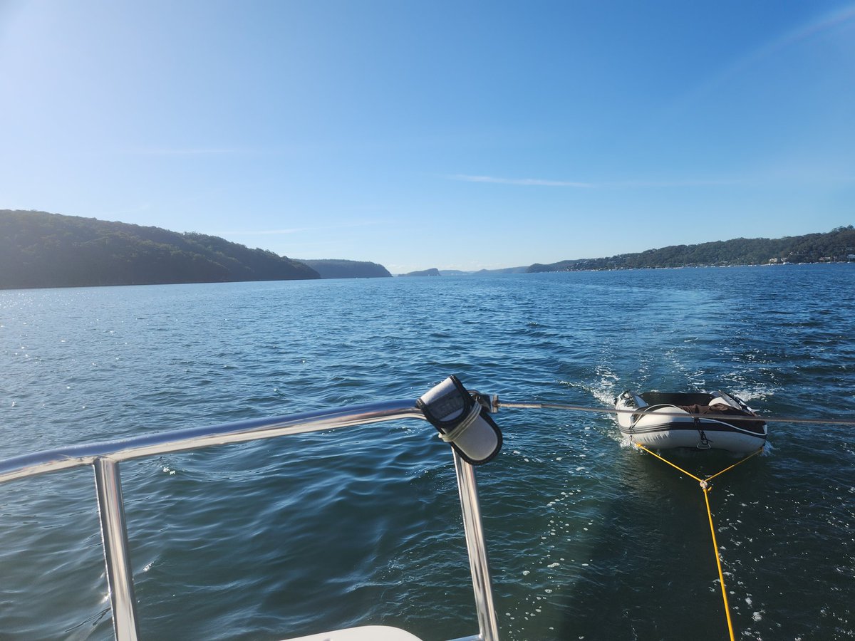 The only boat on Pittwater...
You really can't beat the sailing on this beautiful piece of water..⚓️⛵️🍷🐧