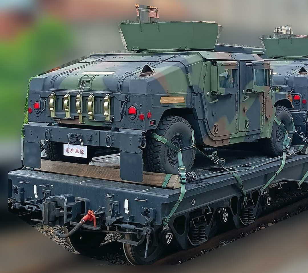 台灣自美國購買的M1167拖式飛彈悍馬車，已經開始在部隊中服役，這批以「獵貍專案」的軍備，搭載新一批的拖式2B(TOW  2B)飛彈，具備無線導引能力，新款悍馬車比陸軍現役的M1045型具有更強防護性和機動性