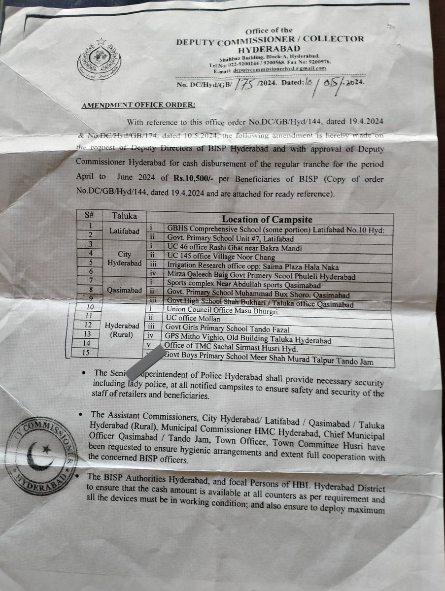 Team_Sindhi's tweet photo. camp in school not merely ruin the whole education system of school but also the whole infrastructure and furniture is also badly destroying. 
There are many empty Govt buildings im city, we request to all educationist please shift the camp ASAP. As education resume as usual. https://t.co/eiGO7SBHJV