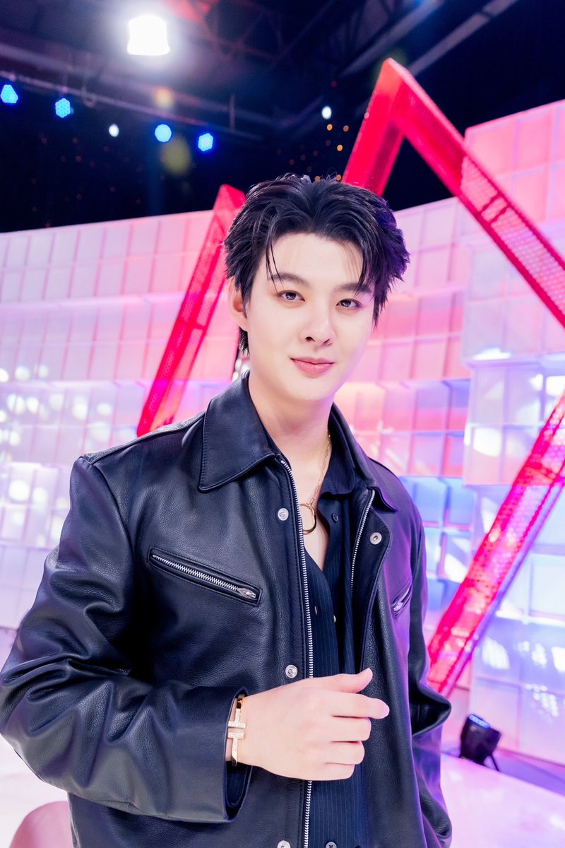 Saint_sup's tweet photo. คุณภูมิและญาติพี่น้อง @vanillinstudio @tiffanyandco 

#Saint_sup #MingEr #ดวงใจเทวพรหม #พรชีวัน https://t.co/luODD5oJ6P