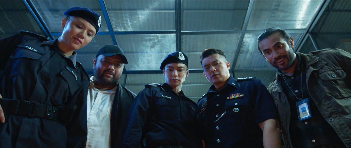 filemfreaksmy's tweet photo. Harini secara rasminya THE EXPERTS sudah berada di pawagam. Walaupun screentime banyak, dengar cerita banyak yang dah full 😏

Sebelum menyesal lambat tengok, baik korang serbu @TGVCinemas untuk tonton filem ini! #TheExperts #BePartofTheExperts https://t.co/r6e89j4ciN