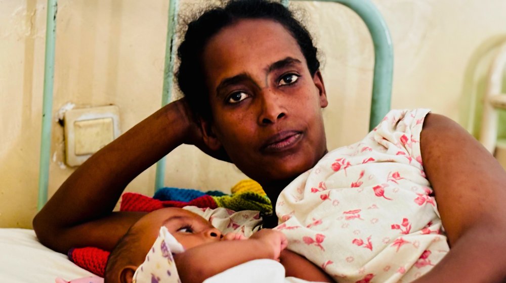 Beritu arrived at @fistulaethiopia in #Bahirdar 6 years ago after a difficult labor resulted fistula. Doctors assured her she would recover & she did. Now, she came back to deliver her 2nd baby. 'The care here is incredible,' she says. 👉 unf.pa/4awPcR9 #EndFistula