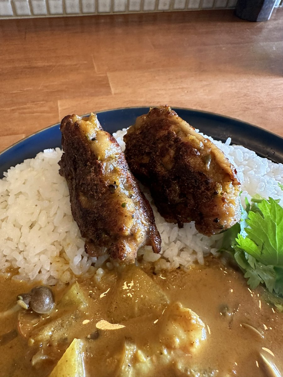 gorota0gre's tweet photo. #アストルティアカレー部
#ごろた飯
#倉敷のスパイスカレー
#CARDAMON
うわ! 言うくらいめちゃうまいの!
トッピングのチキンのケバブも絶品だった! https://t.co/4CY3An8Jbi