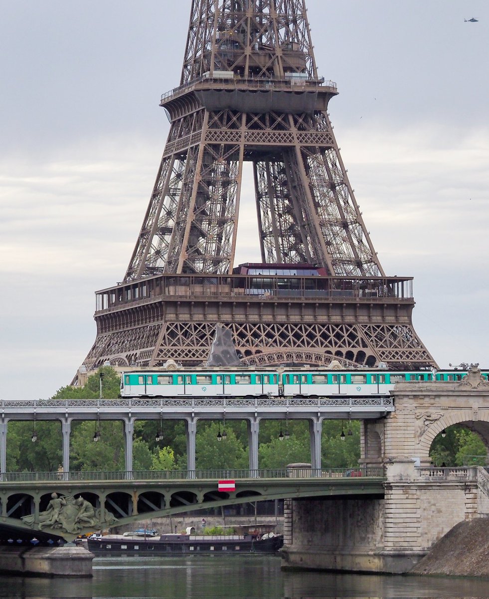 Métro

______
@LaTourEiffel #eiffeltower #toureiffel @ParisJeTaime @Paris @le_Parisien @VisitParisIdf @visitparisreg @parisvisites @VivreParis_ @vivreparis @QueFaireAParis @ParisBouge @ParisZigZag #streetphotography #photography #photooftheday #paris #france #streetphotography