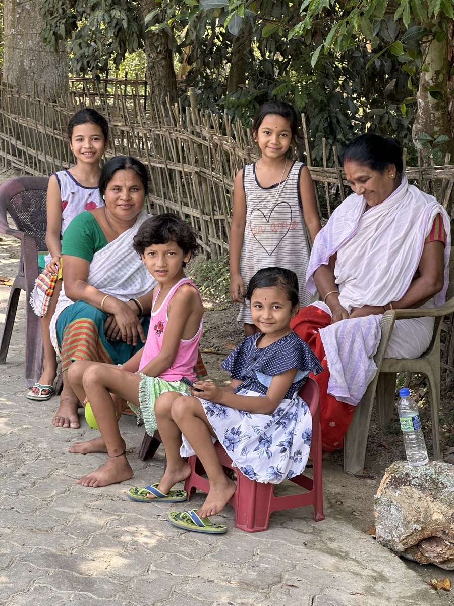 Mrinal_MLA's tweet photo. #PowerOfTrees
A family taking shelter under some trees to escape from heat.
That is why we need trees
#VillageLife https://t.co/OQAdT42Ta3