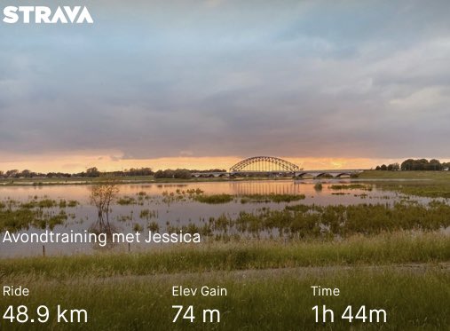Geluksvogel5's tweet photo. Prachtige avond! Heerlijk
Rondje gefietst , na het werk, lekker hoofd leeg maken op de #racefiets @NTFU @fietsen https://t.co/aFvvZ2dbmp