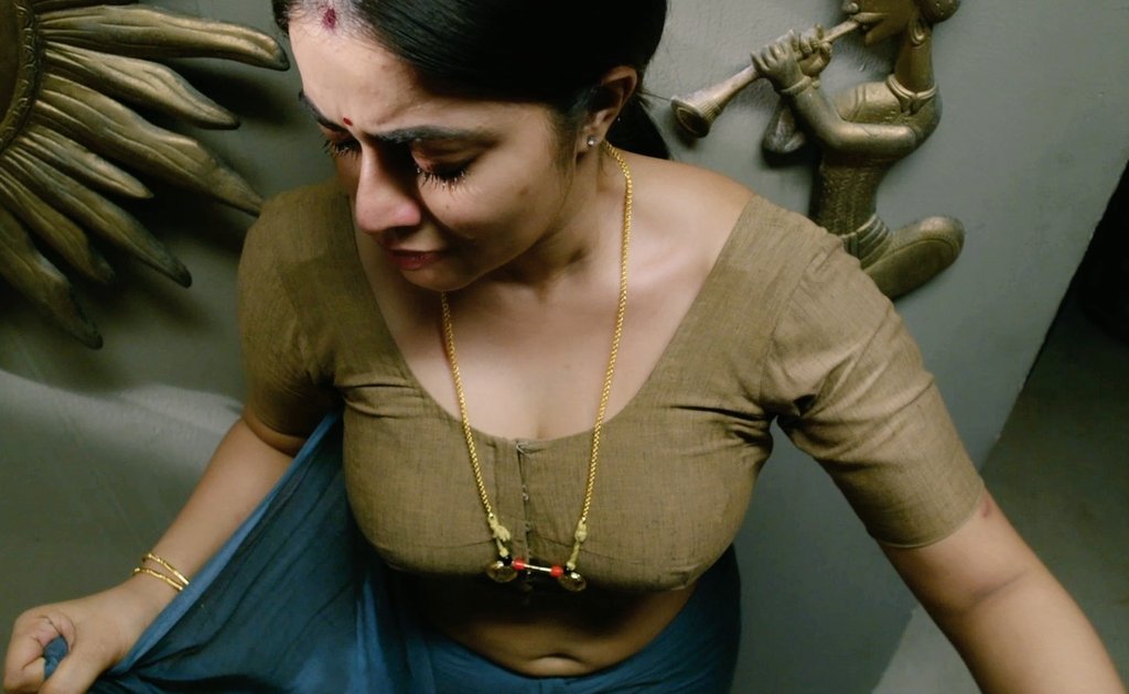 ItzSkTweet's tweet photo. #PoornaHot https://t.co/gltKSJOiDF