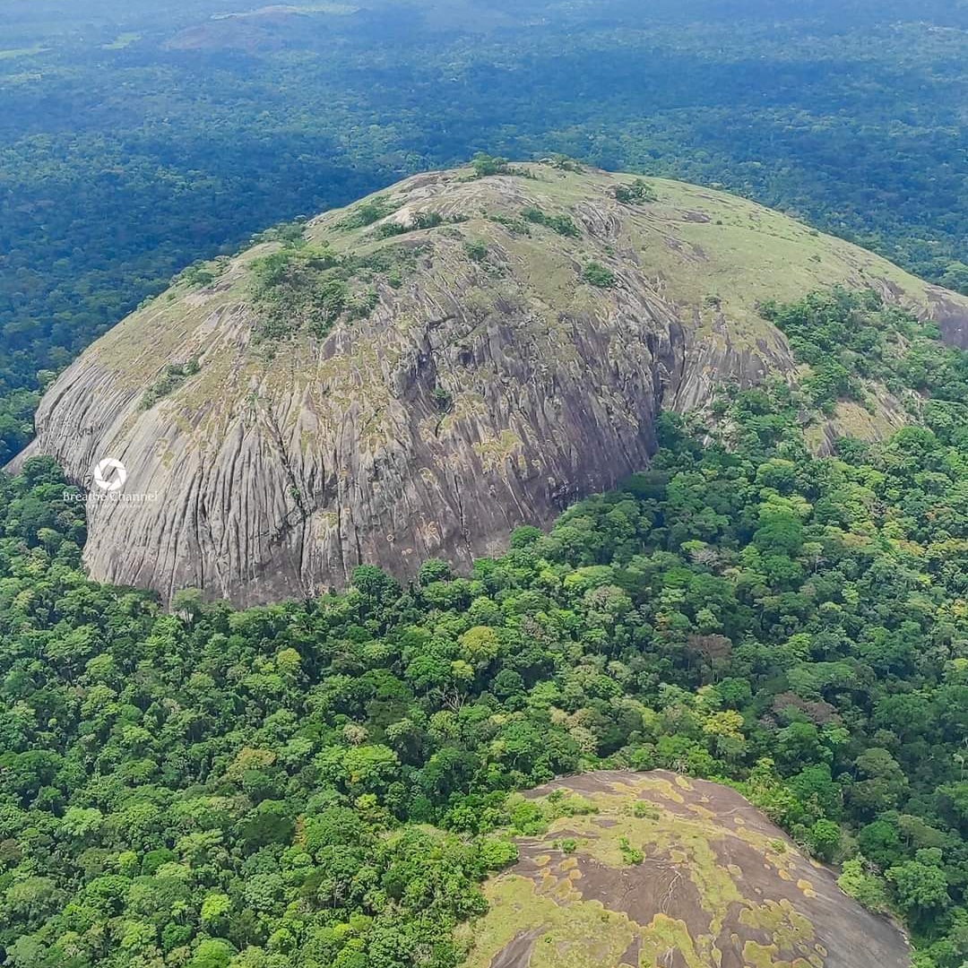 Le Mont Fouy dans le  Mbam et Kim, Region du Centre...

Avec ses 250 mètres de hauteur, il  fait partir des éléments du paysage qui se donnent à admirer le long de la route Ntui - Yoko, route va jusqu'à dans l'Adamaoua 
#VisitCameroon with Me!

📷 Breathe Channel