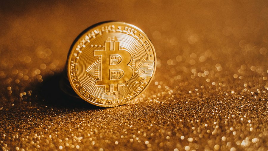 BSCNews's tweet photo. BITCOIN SPOT ETF ISSUERS' INFLOWS AND OUTFLOWS ON MAY 22

Grayscale (GBTC): -$16M

Blackrock (IBIT): +$92M

Fidelity (FBTC): +$75M

Ark Invest (ARKB): +$3M

Bitwise (BITB): $0

Invesco and Galaxy Digital (BTCO): $0

VanEck (HODL): $0

Valkyrie Digital Assets (BRRR): $0

Franklin Templeton (EZBC): $0

Wisdom Tree (BTCW): $0

Hashdex (DEFI): $0

The cumulative total net inflow as of May 22 is $13.33B

Image: Forbes
Source: @SoSoValueCrypto 

#Bitcoin #BitcoinETF