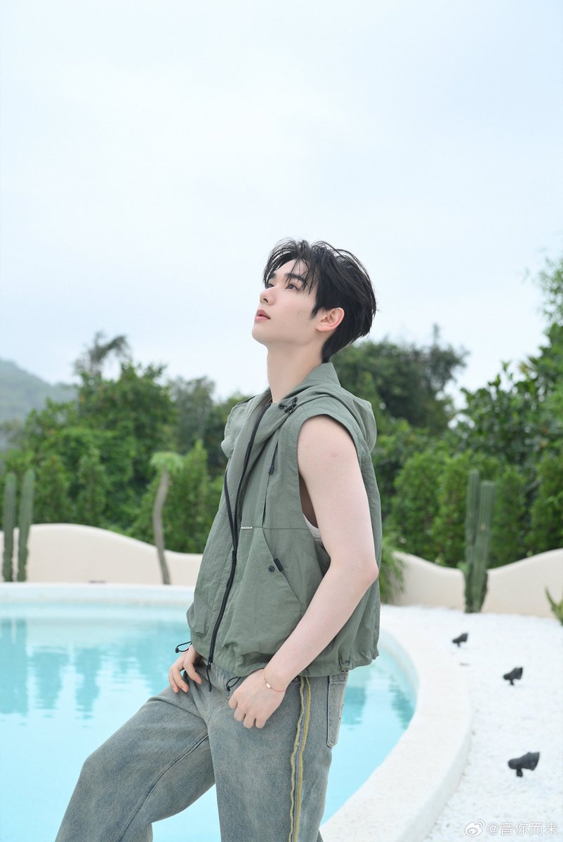InsightArtistTH's tweet photo. #NINE✖️#音你而来
ประมวลภาพความน่ารักของ #นายท่านกรชิต ในรายการ ‘The Melody of You’ ✨

📌 ทุกวันพฤหัสบดี เวลา 11.00 น. ทาง YOUKU

NNINE CHARMING SINGER  
#GQCxTheMelodyOfYouEP8
#นายท่านกรชิต #高卿尘 #GaoQingchen https://t.co/L6SAA3M4jO