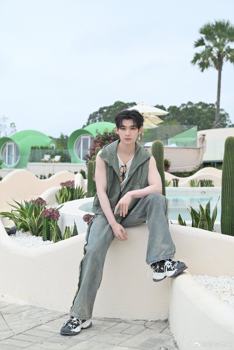 InsightArtistTH's tweet photo. #NINE✖️#音你而来
ประมวลภาพความน่ารักของ #นายท่านกรชิต ในรายการ ‘The Melody of You’ ✨

📌 ทุกวันพฤหัสบดี เวลา 11.00 น. ทาง YOUKU

NNINE CHARMING SINGER  
#GQCxTheMelodyOfYouEP8
#นายท่านกรชิต #高卿尘 #GaoQingchen https://t.co/L6SAA3M4jO