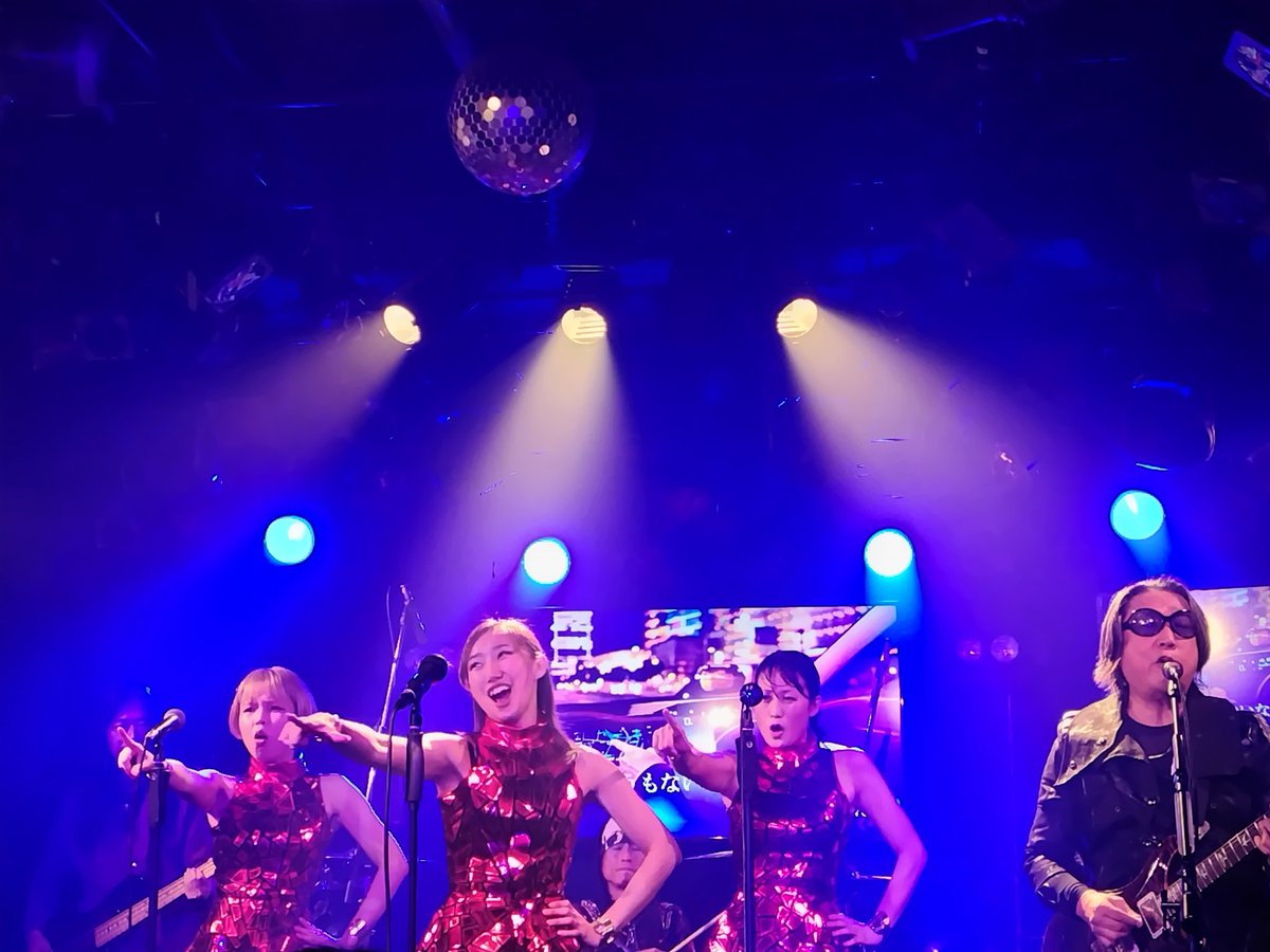 loversrock888's tweet photo. 昨日はSHOW ONE'S FEELINGSのLIVEを初めて観てきました
歌とお芝居が融合した、そして映像も凝っていてとても斬新で興奮したステージでした！
楽しかったー
今度は友人も誘って行こう🎶
#SHOW_ONES_FEELINGS https://t.co/XbUUoupJjB