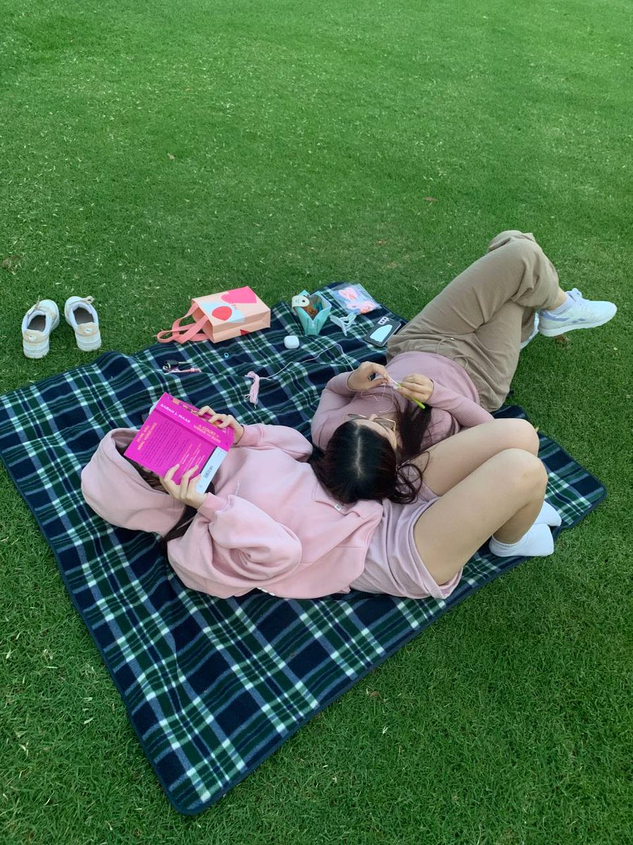 NAE 🌼 tweet media