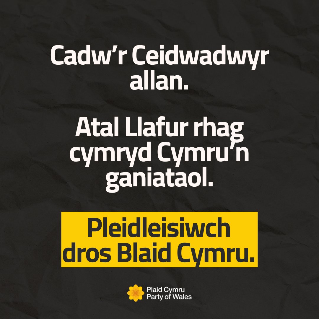 Plaid_Cymru's tweet photo. Ar 4 Gorffennaf, bydd gan bobl 🏴󠁧󠁢󠁷󠁬󠁳󠁿'r cyfle i gael gwared o'r Ceidwadwyr.

Ond rhaid i ni hefyd atal Llafur rhag cymryd Cymru'n ganiataol.

Pleidleisiwch dros Blaid Cymru er mwyn sicrhau lleisiau cryf lleol a fydd wastad yn rhoi Cymru'n gyntaf, a dwyn pleidiau Llundain i gyfrif. https://t.co/Rcc9fAtMTZ
