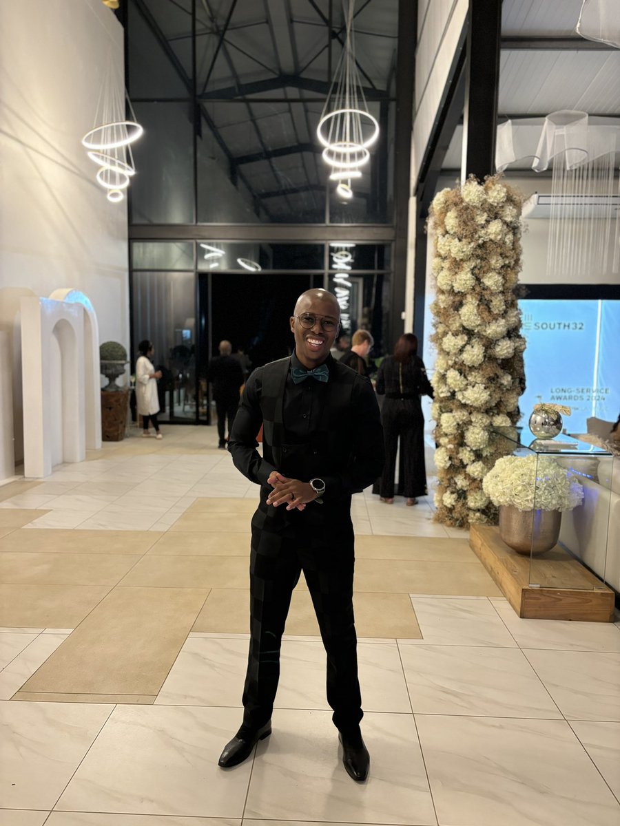 ThabisoKhambule's tweet photo. Come MC with me, as I grace the stage and we create unforgettable memories together. Book now: +27 81 252 5419

#ThabisoKhambule #TheFreshPrinceOfRadio #EventMC #UnforgettableEvents #ProfessionalMC #StagePresence #BookNow https://t.co/zNLhVOtw15