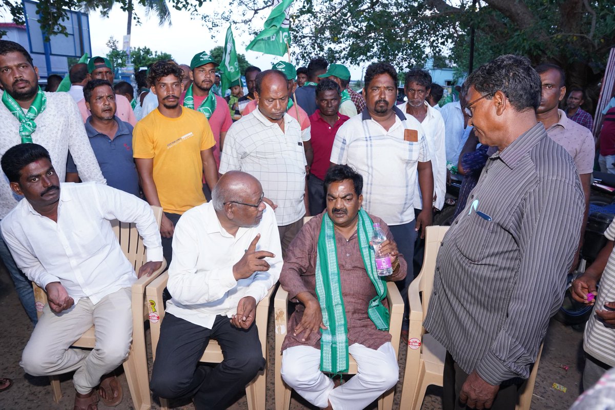 ବ୍ରହ୍ମଗିରି ନିର୍ବାଚନ ମଣ୍ଡଳୀ ଅନ୍ତର୍ଗତ ବ୍ରହ୍ମଗିରି ବ୍ଲକ୍ ସ୍ଥିତ ପିରିଜିପୁର୍ ପଞ୍ଚାୟତର ନିର୍ବାଚନୀ ପ୍ରଚାର କାର୍ଯ୍ୟକ୍ରମରେ ଯୋଗ ଦେବା ଅବସରରେ।

<a href="/Naveen_Odisha/">Naveen Patnaik</a> <a href="/bjd_odisha/">Biju Janata Dal</a>

#elections #elections2024 #electionpreps #puri #brahmagiri #joinbjd #bijujanatadal #bijujanatadalodisha #naveenodisha