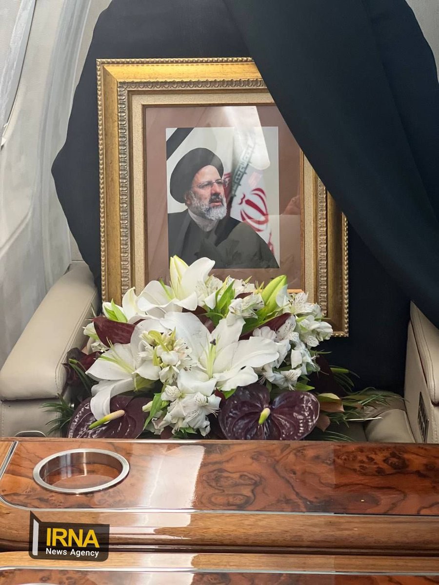 jacksonhinkle's tweet photo. 💔🇮🇷 Empty seat on the Iranian Presidential plane. https://t.co/1AuGBbCbYv