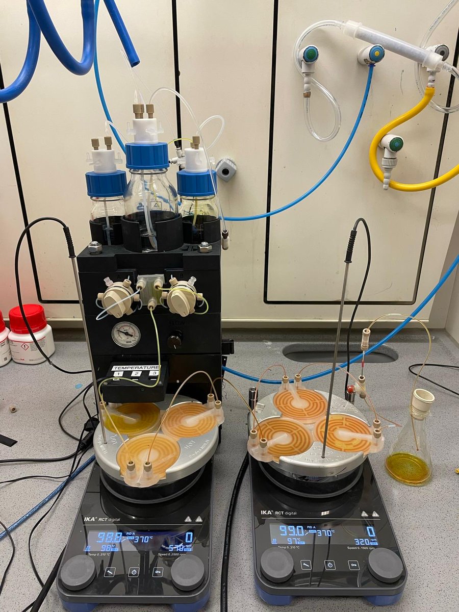 hiltonlab's tweet image. #continuousflow chemistry / easy expansion with our flow system, enabling path length by simple addition of another hotplate and reactors.