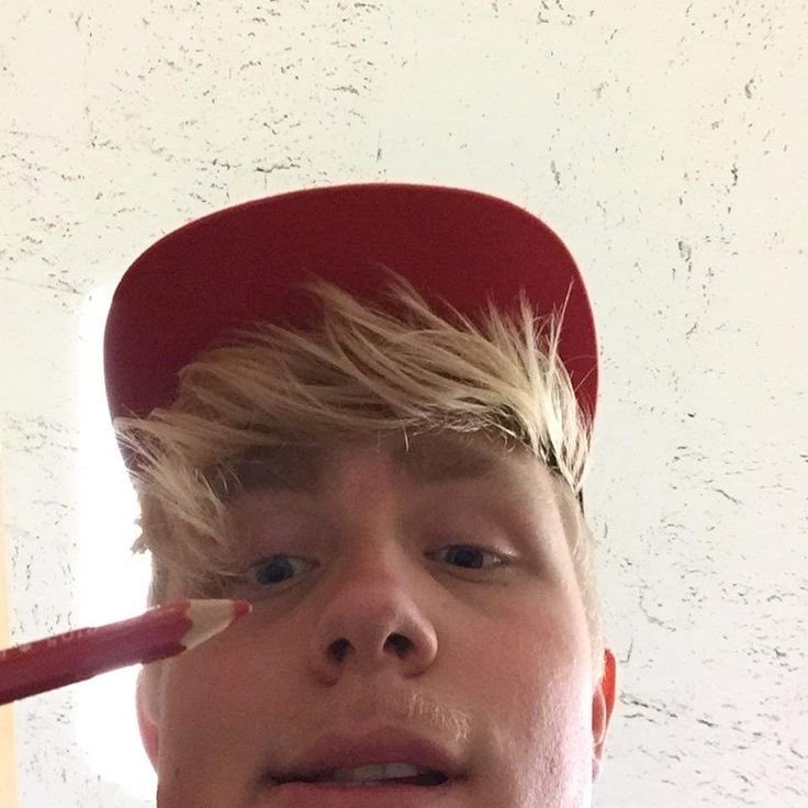 Jag under hela matte np idag som inte kan sluta tänka på dendär blondinen med blåa ögon: