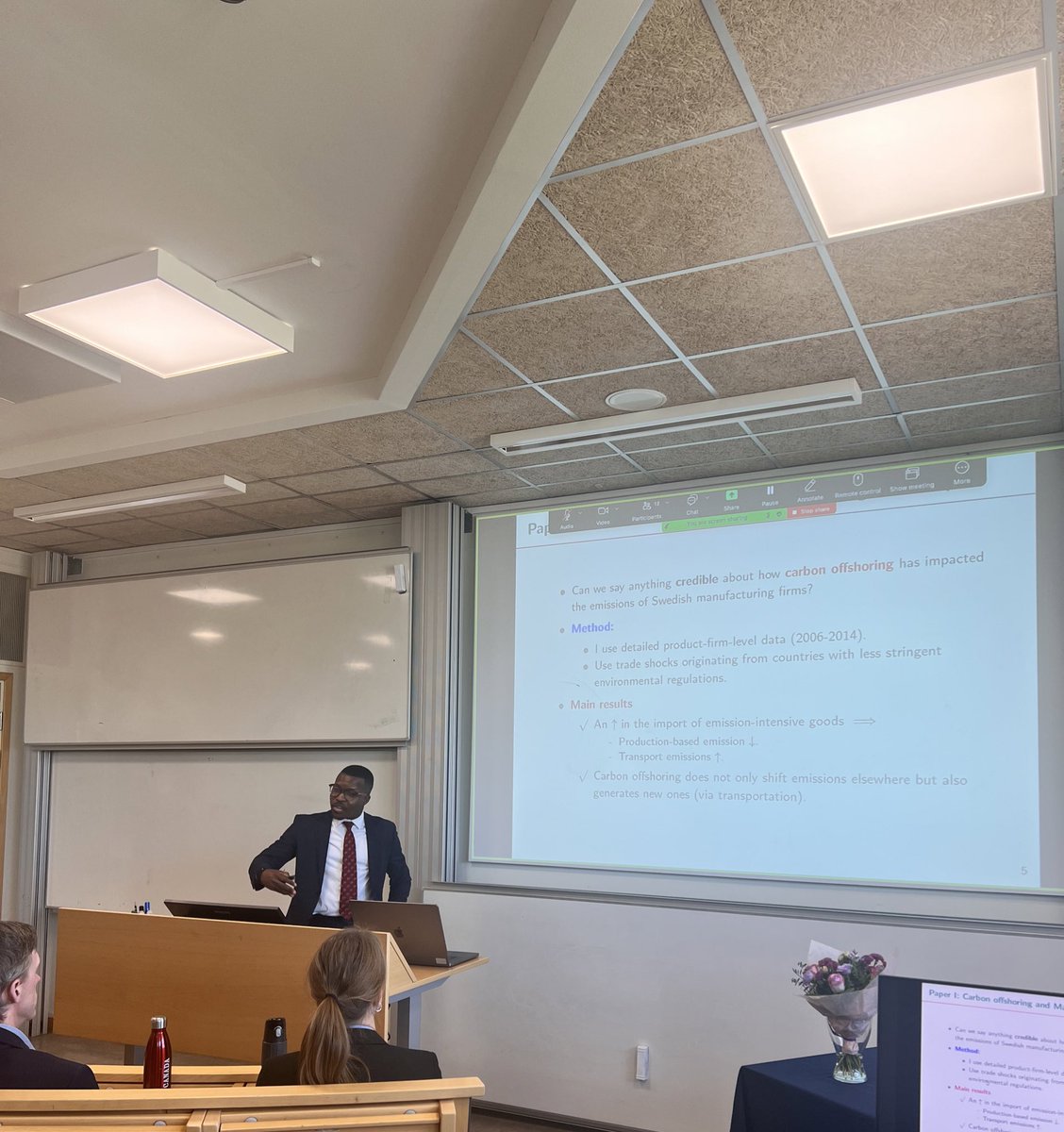 AlbertD_econ's tweet photo. I successfully defended my thesis yesterday !🍾🎈🎉

It’s titled "Carbon Footprints in a Global Marketplace: Firm-Level Insights on Trade and the environment”

 More about my research here: https://t.co/pH9esNdECh https://t.co/Iu5R74fD3N