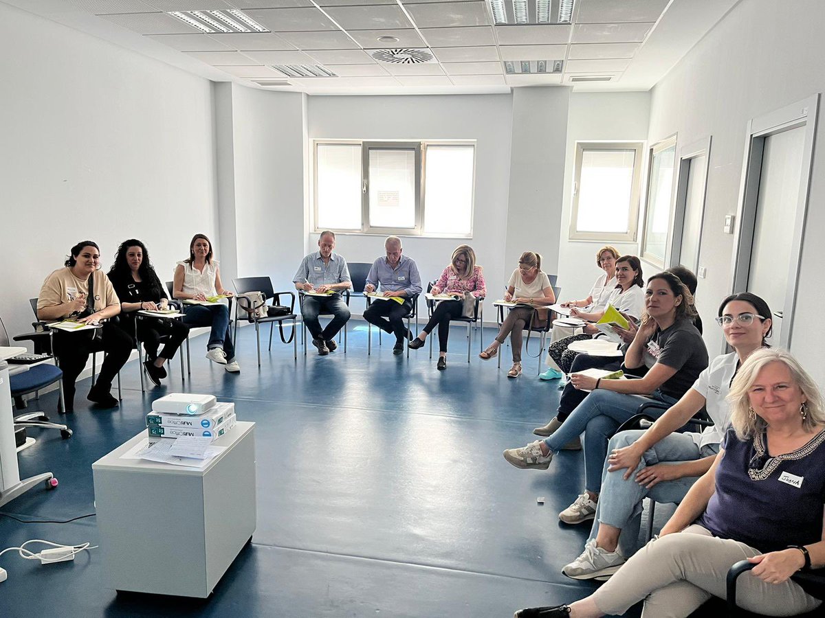 📢 Nueva edición del 🚭taller de deshabituación tabáquica a cargo de nuestro enfermero Miguel Ángel. Entusiasta y motivador. El éxito está garantizado 🏆#semanasinhumo <a href="/Murciasalud/">Murciasalud</a> <a href="/IsabelAyalaVig/">Isabel Ayala</a> <a href="/Area7ReinaSofia/">Area7ReinaSofía</a> <a href="/BaezaAlcaraz/">Ángel Baeza Alcaraz</a> <a href="/Yolanda_yolobe/">Yolanda López-Benavente</a>