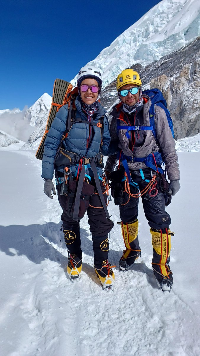 #IndianNavy congratulates Ms Kaamya Karthikeyan d/o Cdr S Karthikeyan on becoming the youngest #Indian & the second youngest girl in the world to summit Mt Everest from the Nepal side. Kaamya has exhibited immense courage & fortitude in summiting the highest peaks in six of the