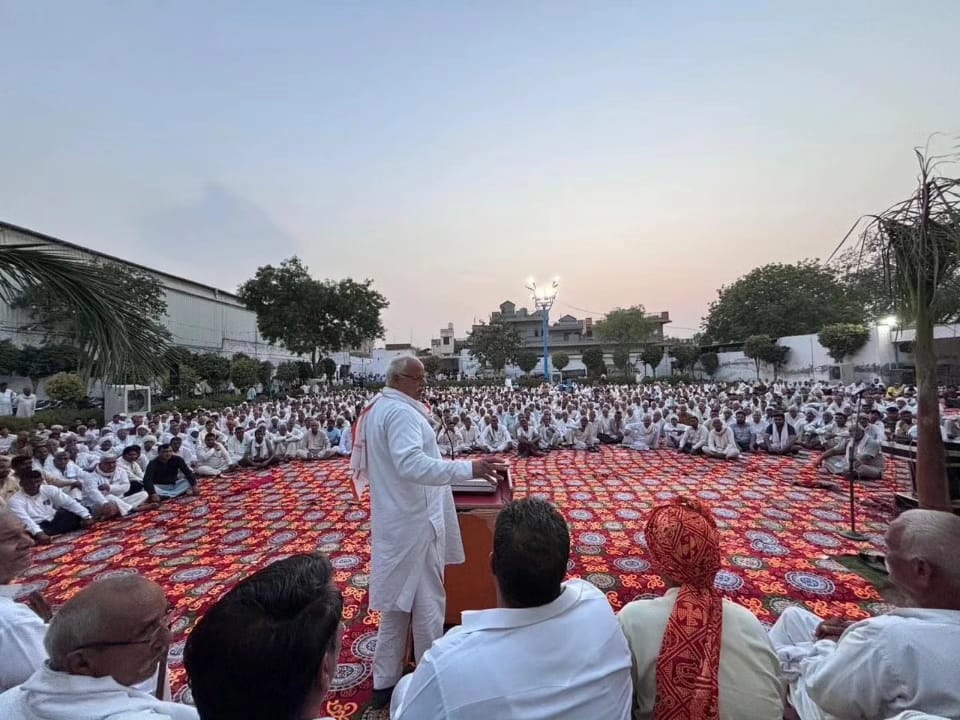 होडल में चौबीसी खाप पंचायत के 36 बिरादरी के पंचों ने गांव सौन्द के सरपंच पंडित तुहीराम की अध्यक्षता में हुई पंचायत में एकजुट होकर फरीदाबाद लोकसभा क्षेत्र के कांग्रेस प्रत्याशी चौधरी महेंद्र प्रताप सिंह को पूर्ण समर्थन देकर वोट देने का निर्णय लिया है। पंचायत के निर्णय के बाद