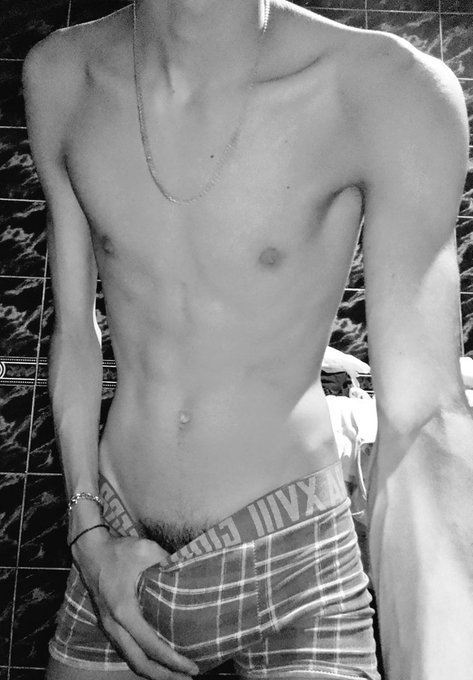 Ya me aburr&iacute;... Ya toca pajaa https://t.co/lDG0tK1REd