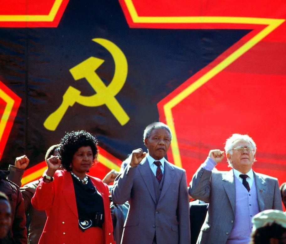 🇿🇦🚩 23 mai 1926 - Naissance de Joe Slovo.

Dirigeant du Parti communiste sud-africain (SACP).

Il a consacré sa vie à la lutte contre l'apartheid et le racisme, pour la révolution socialiste, et la fin des inégalités raciales et de classe en Afrique du Sud.