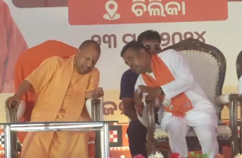 UP's buldozer will also work against all the land, forest and sand mafias in #Odisha if #BJP's double engine Government is formed in the state: @myogiadityanath at party's Vijay Sankalp Samabesh in #Chilika segment of #Puri @NewIndianXpress @santwana99 @Siba_TNIE
