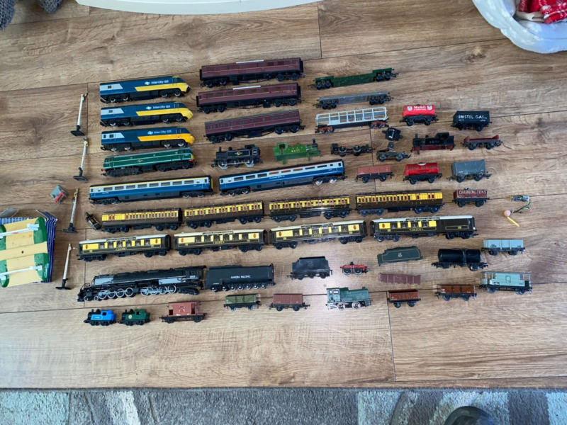 HORNBY ECT OO GAUGE JOBLOT LOCOMOTIVES WAGONS COACHES SIGNALS ECT ALL FOR SPARES Ends Mon 27th May @ 1:04pm ebay.co.uk/itm/HORNBY-ECT… #ad #modelrailway #modelrail #trainminiature #modeltrains