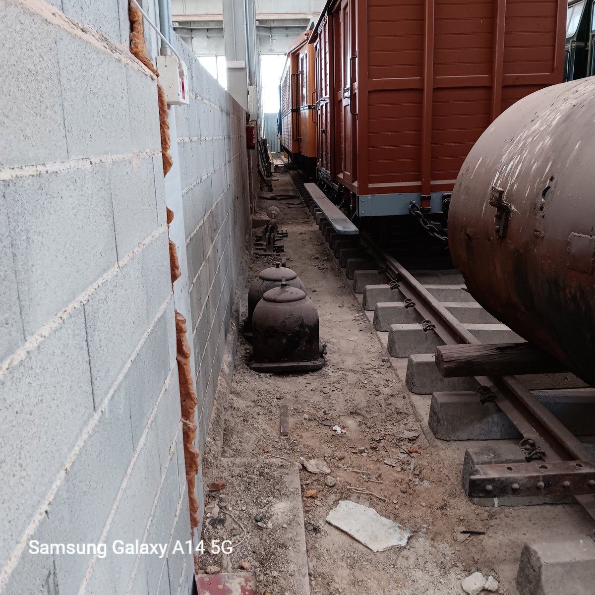 ferrocaib's tweet photo. Estos días nos toca también realizar labores de limpieza del museo https://t.co/bBM4zMxalP