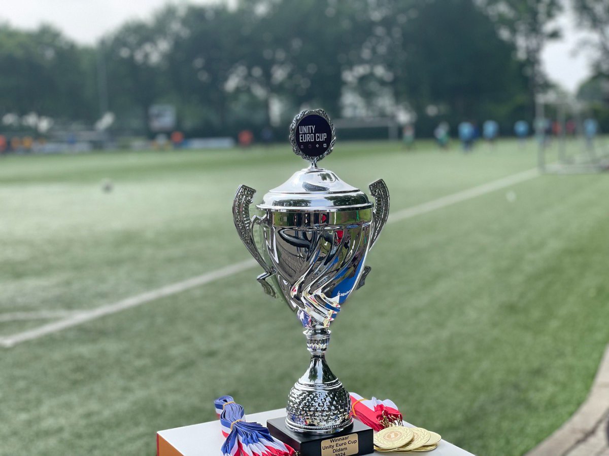 Afgelopen donderdag vond ons eerste regionale #UnityCup toernooi plaats @Loilvoetbal!🏆 De spelers bereiden zich voor op de nationale kwalificatiedag in Zeist, en hopen op een plekje in het team dat 🇳🇱🦁 vertegenwoordigt op de #UnityEuroCup, het EK voor vluchtelingen @UEFA.