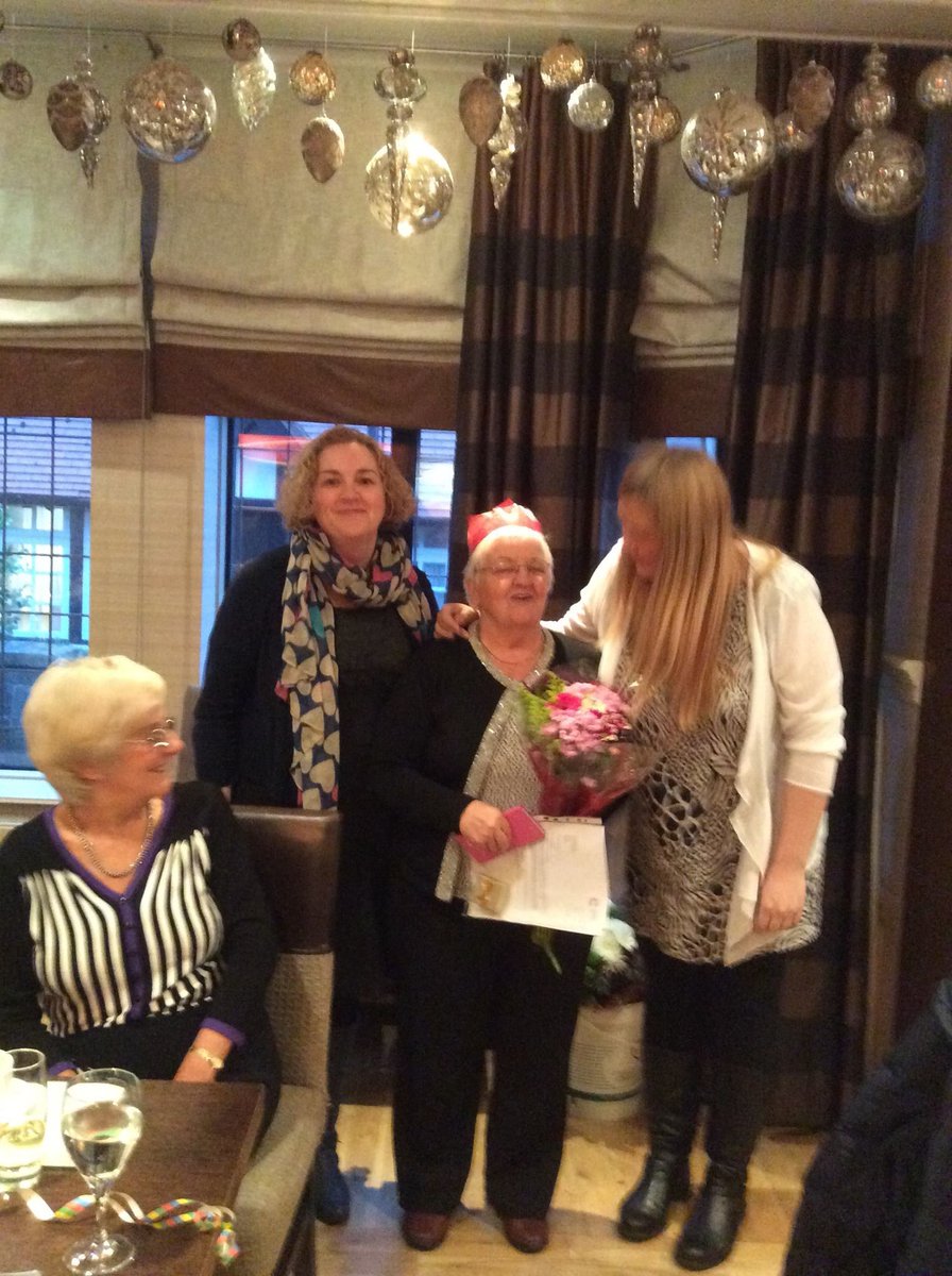 elizabeth lang tweet media