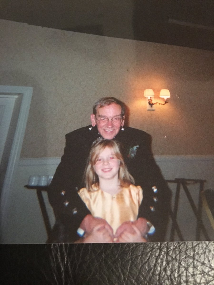 elizabeth lang tweet media