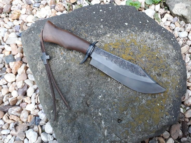 Carbon Steel Hunting Bowie Knife Up for sale. We ship worldwide! Reach out for more details and to place your order! #USA #usaknives #usatoday #HunterXHunter #huntinglife #huntingknifes #deerhunting #usaknivesstore #bushcraftgear