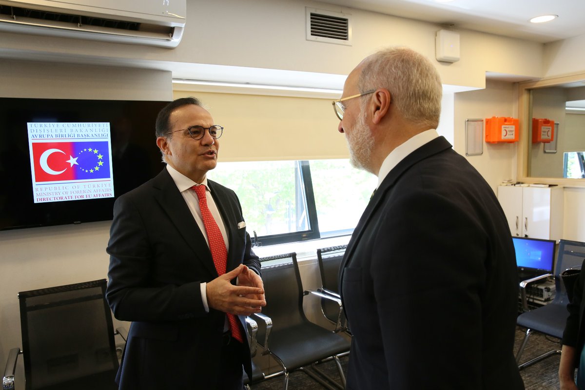 ABBaskanligi's tweet photo. Bakan Yardımcımız ve AB Başkanı Büyükelçi Mehmet Kemal Bozay, @SwissMFA Devlet Sekreteri Büyükelçi Alexandre Fasel ile 🇹🇷&amp;🇨🇭  Siyasi İstişareleri kapsamında ikili ilişkilerimizi ve bölgesel konuları kapsamlı şekilde ele almışlardır. https://t.co/Ndd4m4sQ05