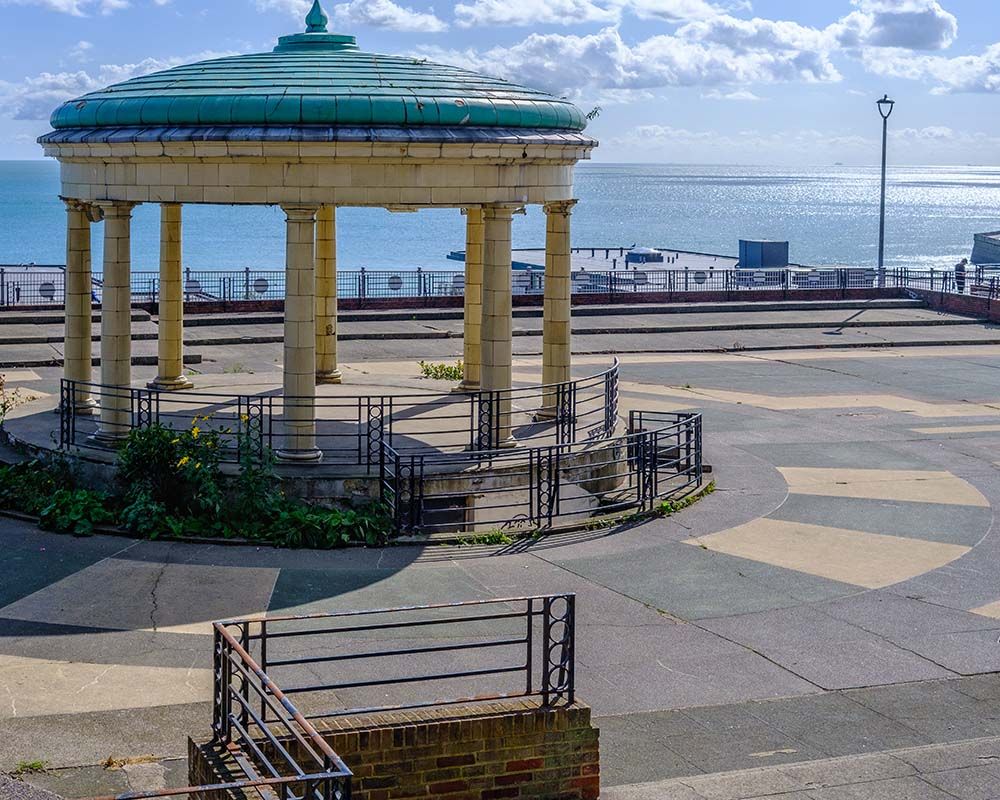 East Cliff Bandstand & Dance Floor Ramsgate England. 
buff.ly/3ypFTW5
#photoarttreasures #stockphotos #EastCliffBandstand #DanceFloor #GradeIIListedBuilding #HistoricalLandmark #Ramsgate #England #TravelPhotography #ExploreUK #UKTravel #HistoricalSites #Architecture