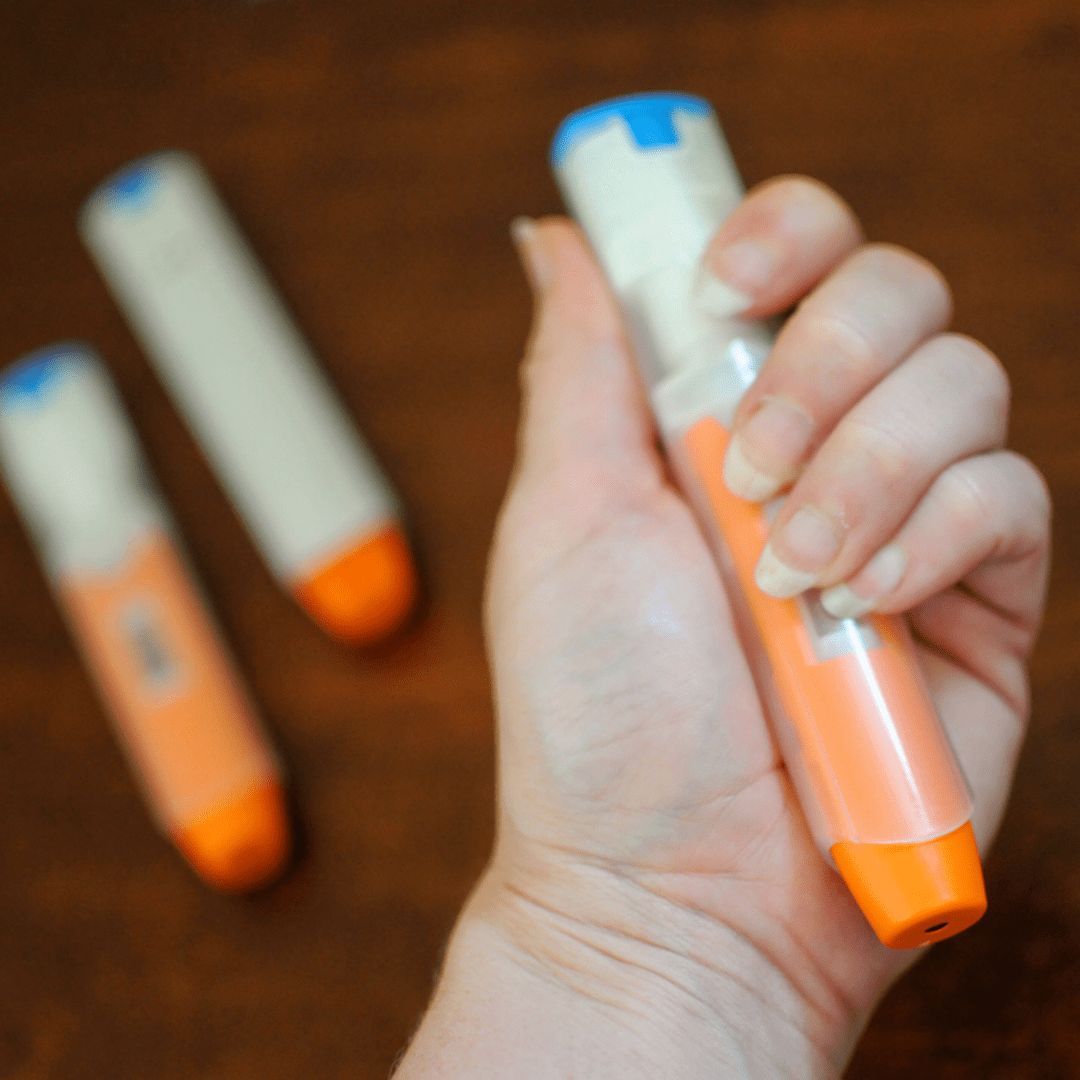 Drugscom's tweet image. How and where is an #Epipen injection given? bit.ly/3yjcMne